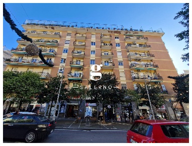Foto Appartamento in Pasquale Naddeo, Salerno Carmine di 80 m² con 3 locali