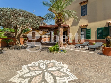 Foto Villa bifamiliare in Corree Di Sotto, Marano di Napoli Centro