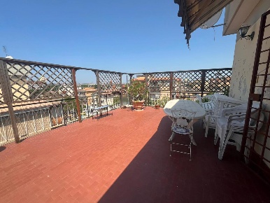 Foto Appartamento in Via Lorenzo Delleani 11, Roma di 112 m² con 4 locali