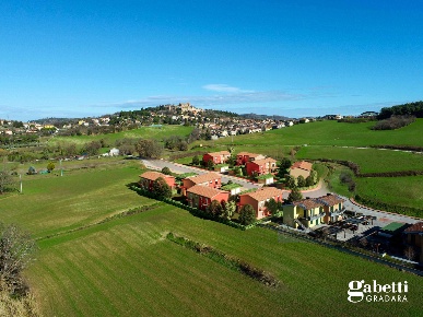 Foto Appartamento in Mortola, Gradara di 89 m² con 3 locali in vendita