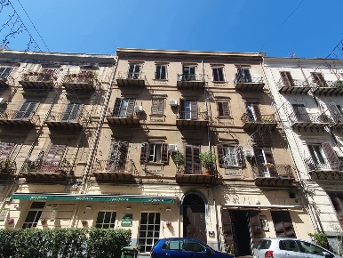 Foto Attico in Via Isidoro La Lumia 80, Palermo di 76 m² con 3 locali