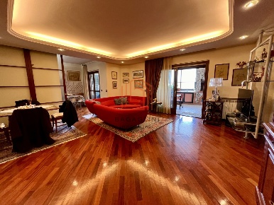 Foto Attico in Via Francesco Ferrucci, Latina Centro di 190 m² con 9 locali