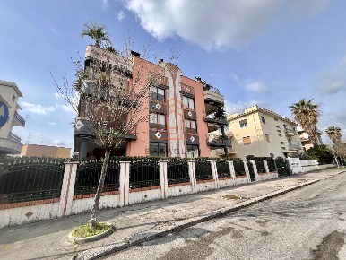 Foto Attico in Via Francesco Ferrucci, Latina Centro di 190 m² con 9 locali