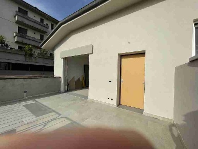 Foto Attico a Pistoia Pistoia Ovest di 150 m² con 7 locali in vendita