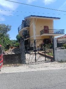Foto Mansarde in VIA lorenzo bernini  28, Mascalucia in vendita