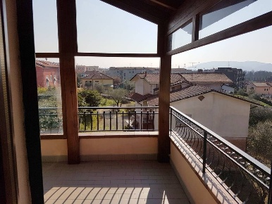 Foto Attico a Santo Stefano di Magra Centro di 120 m² con 5 locali