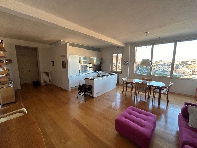 Foto Attico in Via Franciosa 32, Siena Duomo di 165 m² con 7 locali