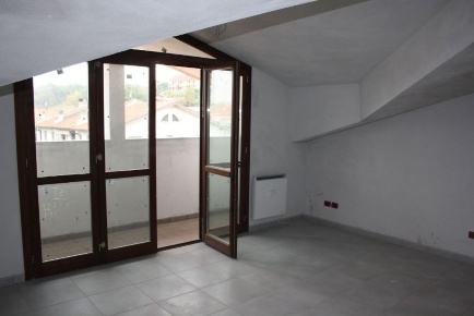 Foto Attico in via fratelli vicari s.n.c, Castagnole delle Lanze di 65 m²