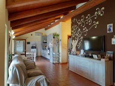 Foto Attico in Albiano d'Ivrea via Caravino 7, Albiano d'Ivrea di 100 m²