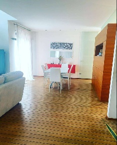 Foto Attico a Cantù di 200 m² con 10 locali in vendita