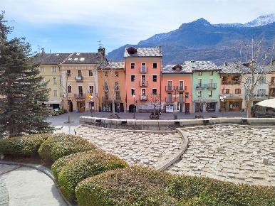 Foto Attico in Via Chanoux, Saint-Vincent Centro di 210 m² con 5 locali