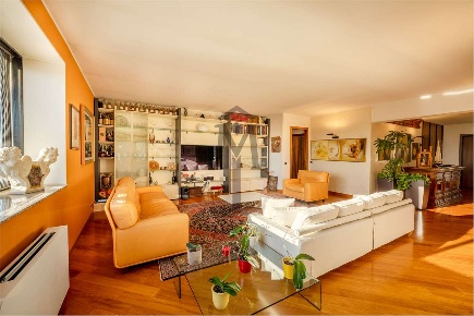 Foto Attico a Reggio nell'Emilia di 216 m² con 6 locali in vendita