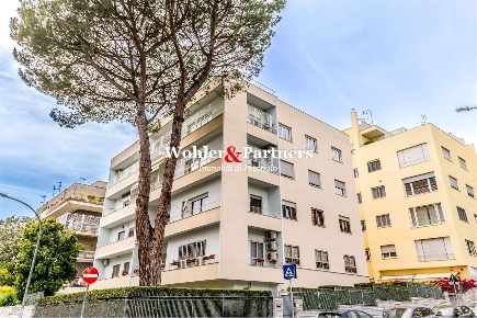 Foto Attico in Via Cesare Ferrero da Cambiano 8, Roma di 257 m² in vendita