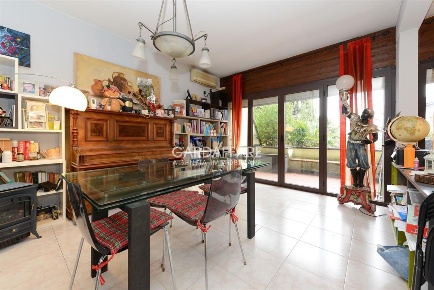 Foto Attico a Desenzano del Garda Desenzano Centro di 161 m² con 6 locali