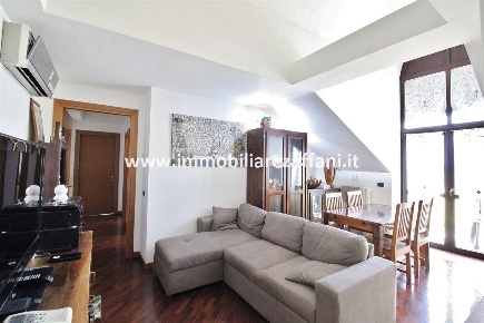 Foto Mansarde in corso Sempione, San Vittore Olona di 96 m² con 3 locali
