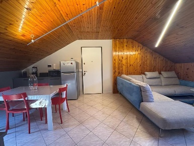 Foto Mansarde in Via Dei Mille, Moncalieri San Pietro di 44 m² con 1 locali