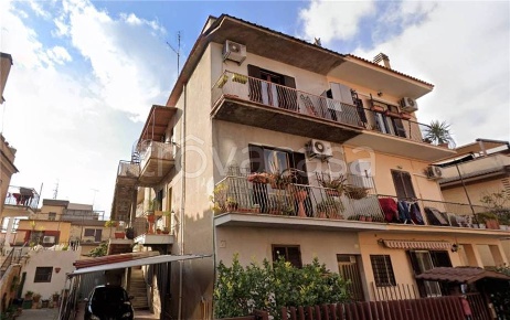 Foto Mansarde in Via MONTEVERDI, Prato San Paolo di 86 m² con 4 locali