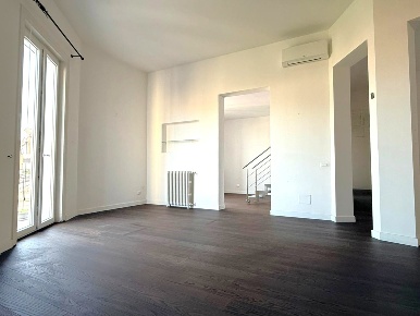 Foto Attico in Via Houel 4, Palermo Zisa di 246 m² con 6 locali in vendita
