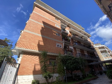 Foto Attico in Via Caio Canuleio 81, Roma Cinecittà di 110 m² con 3 locali