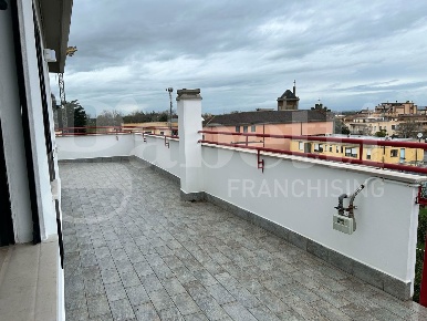 Foto Attico in della Stazione, Latina Latina Scalo di 105 m² con 4 locali