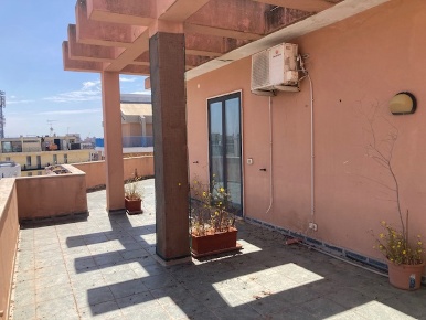 Foto Attico in Largo Palumbo 4, Brindisi Centro Storico di 80 m² in affitto