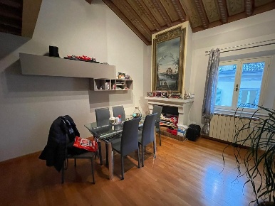 Foto Attico a Modena Centro Storico di 150 m² con 6 locali in vendita