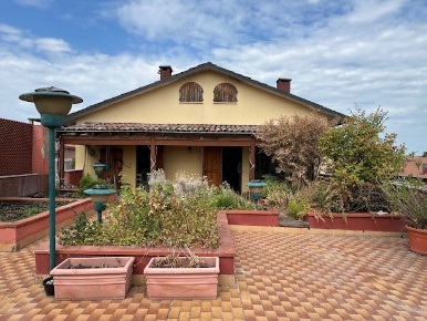 Foto Attico a Modena Morane - Contrada di 250 m² con 6 locali in vendita