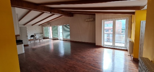 Foto Attico a Bologna Saragozza dentro le Mura di 269 m² con 7 locali