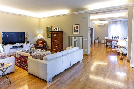 Foto Attico a Reggio nell'Emilia Gattaglio di 287 m² con 12 locali