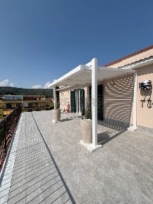 Foto Attico in Via Gennaro Tescione, Caserta di 110 m² con 4 locali