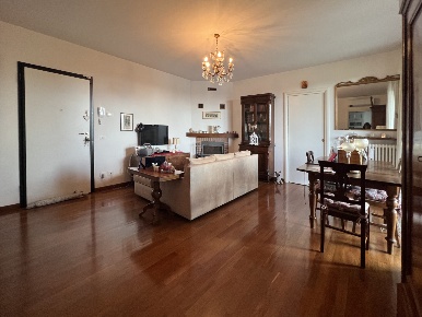 Foto Attico a Reggio nell'Emilia Sesso di 82 m² con 4 locali in vendita