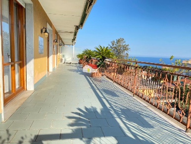 Foto Attico in Strada Privata Vallarino, Sanremo Solaro di 120 m²