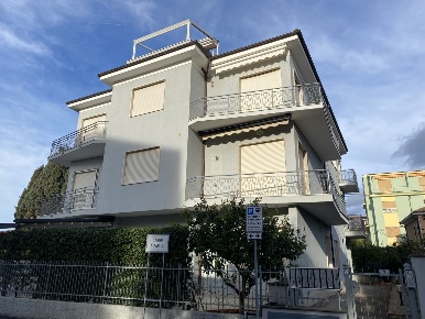 Foto Attico in Largo Parodi 4, San Bartolomeo al Mare Centro di 57 m²