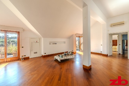 Foto Attico in Viale Francesco Gambaro, Genova Albaro di 147 m² in vendita