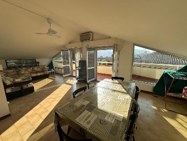 Foto Mansarde a Ameglia Fiumaretta Di Ameglia di 109 m² con 4 locali