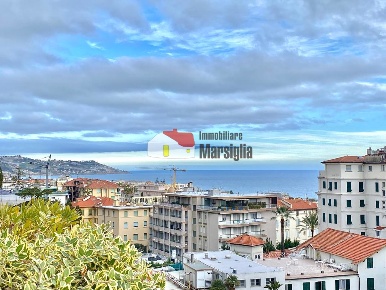 Foto Attico in Via Nuvoloni, Sanremo Corso degli Inglesi di 112 m²