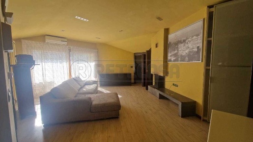 Foto Mansarde a Montoro Torchiati di 120 m² con 3 locali in vendita