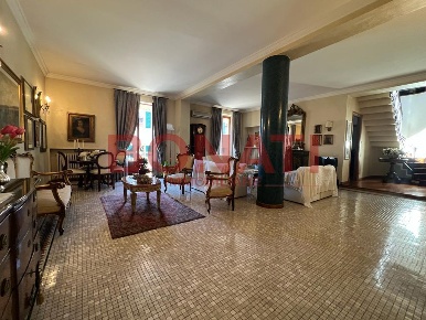 Foto Attico a La Spezia Centro Storico di 279 m² con 9 locali in vendita