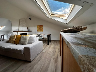 Foto Mansarde a Montignoso di 75 m² con 4 locali in affitto