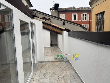 Foto Attico in Vicolo San Tiburzio, Parma Centro Storico di 200 m²