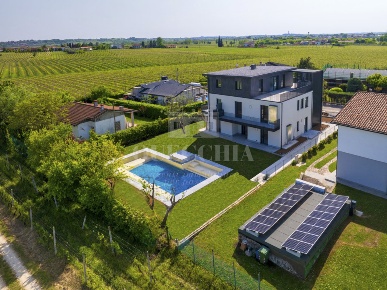Foto Attico in Località Fornaci, Peschiera del Garda di 124 m² con 3 locali