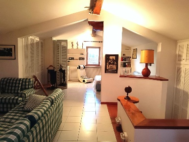 Foto Mansarde a Sarzana Bradia, Nave, San Michele di 98 m² con 3 locali