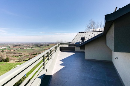 Foto Attico in Via Cantalupo 90, Bertinoro Centro di 105 m² con 4 locali
