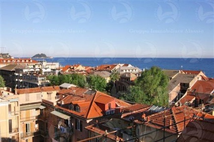Foto Attico a Alassio di 80 m² con 3 locali in vendita