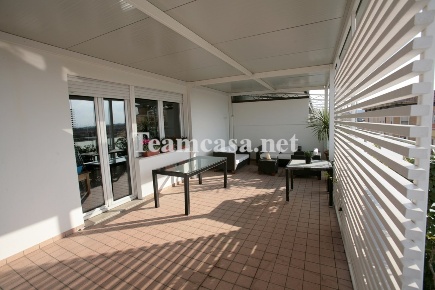 Foto Attico in VIA ETTORE MANCINI, Pesaro Pantano di 218 m² con 6 locali