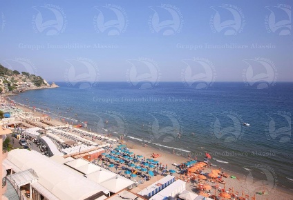 Foto Attico a Alassio di 296 m² con 4 locali in vendita