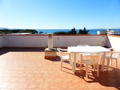 Foto Attico a Follonica Zona Nuova, Pratoranieri di 95 m² con 6 locali