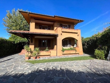 Foto Attici a Forte dei Marmi in affitto