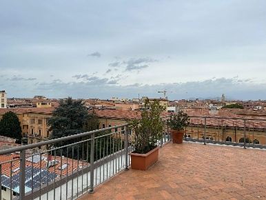 Foto Attico a Pisa San Martino di 230 m² con 8 locali in vendita