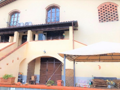 Foto Attico a Calcinaia Ponte Alla Navetta di 85 m² con 3 locali in vendita